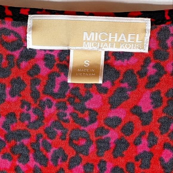 Michael Michael Kors Ruched V-Neck Red & Black Cat Print Blouse Size Small - Picture 6 of 8